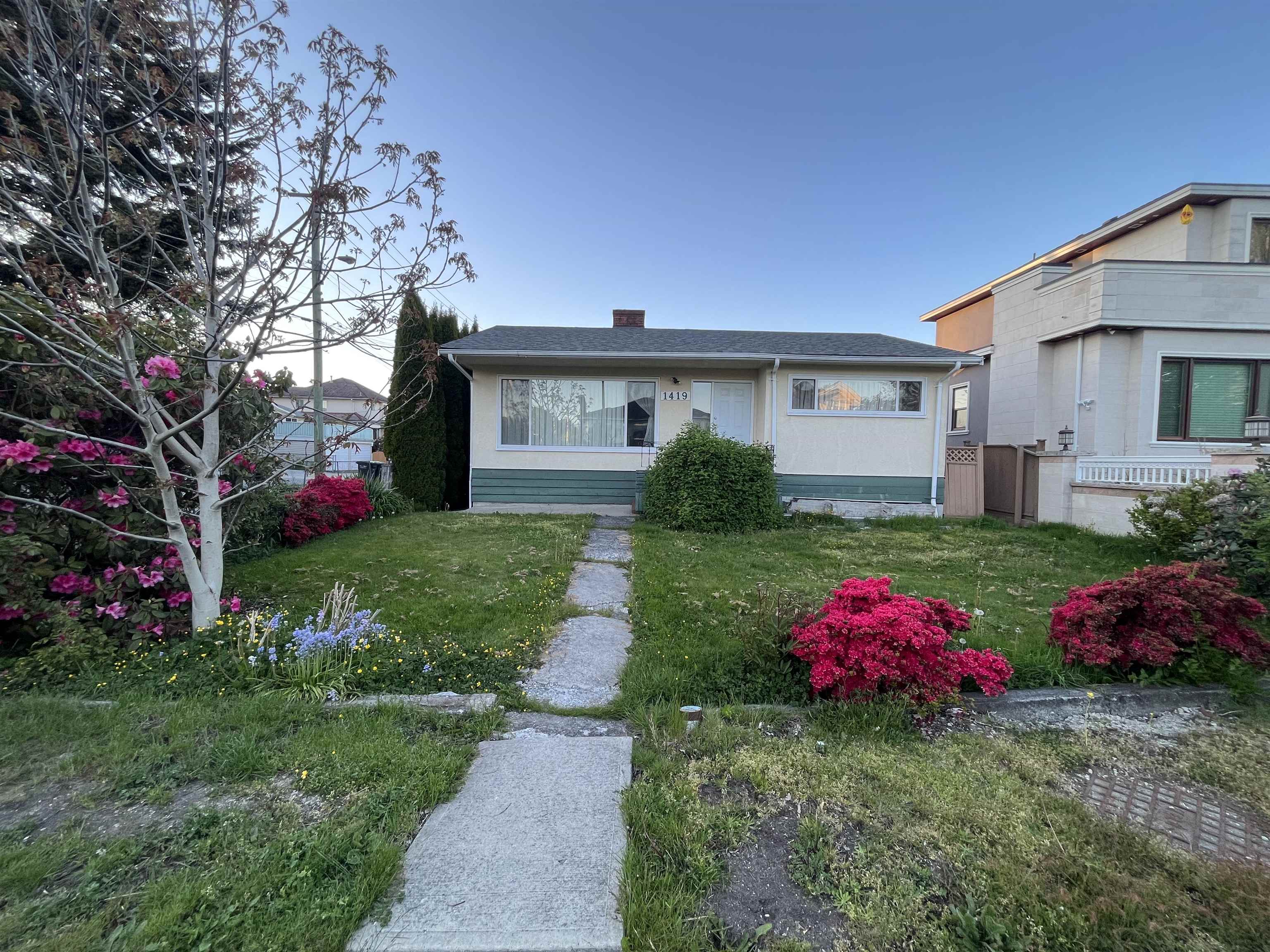 Listing image of 1419 E 30TH AVENUE