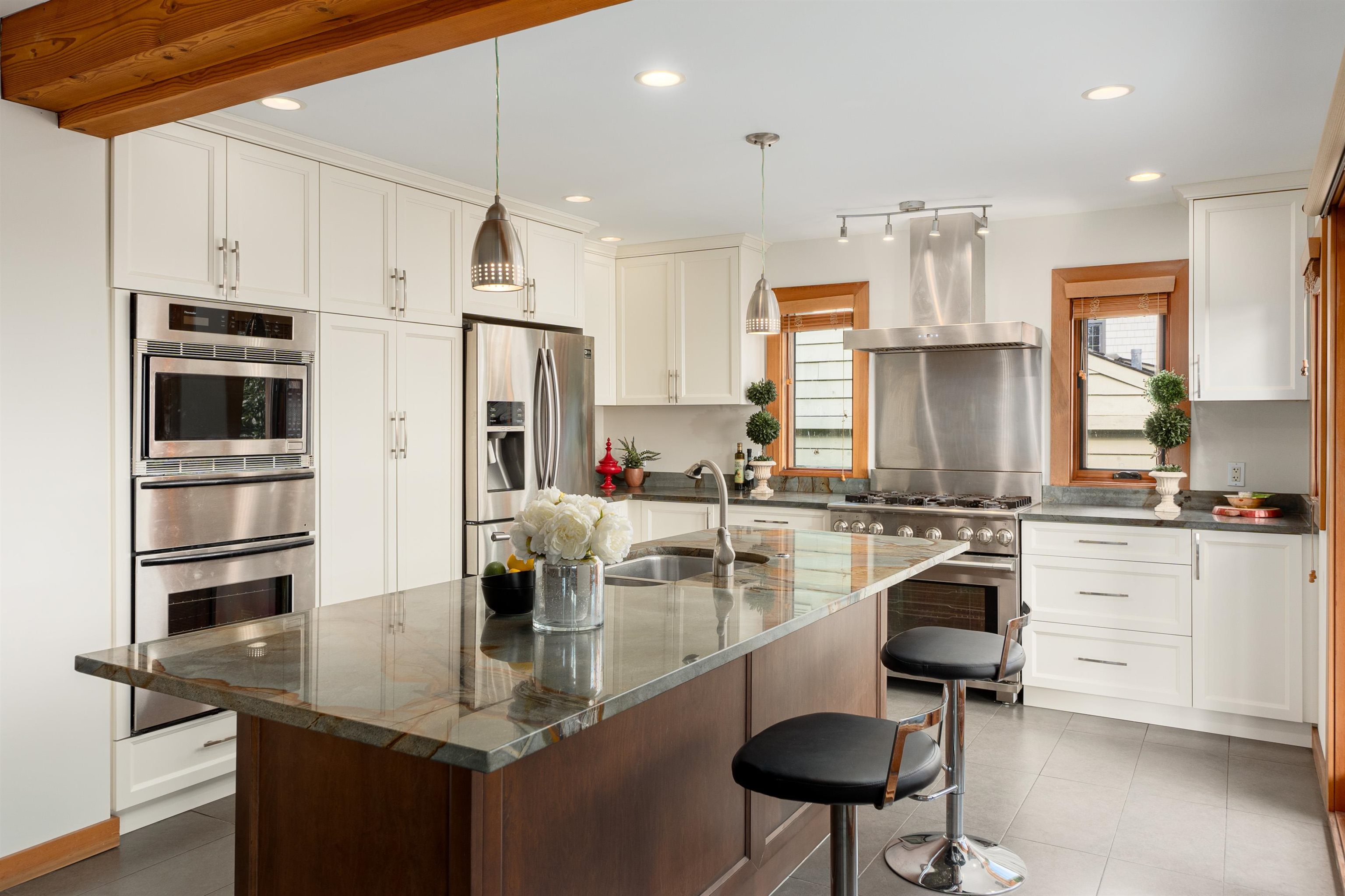 Listing image of 2436 MATHERS AVENUE