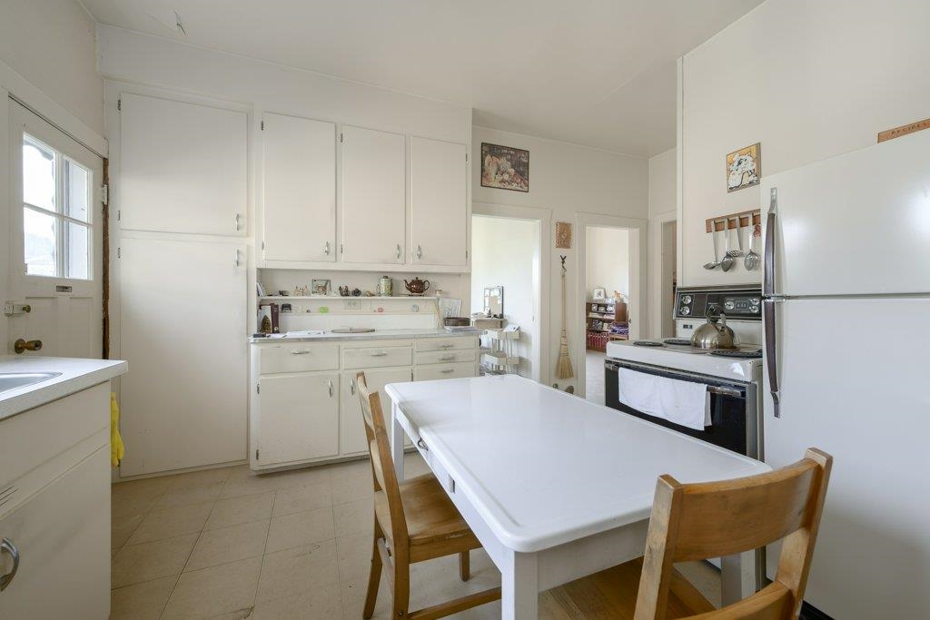 Listing image of 535 W 15TH STREET