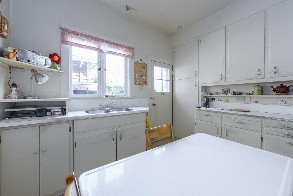 Listing image of 535 W 15TH STREET