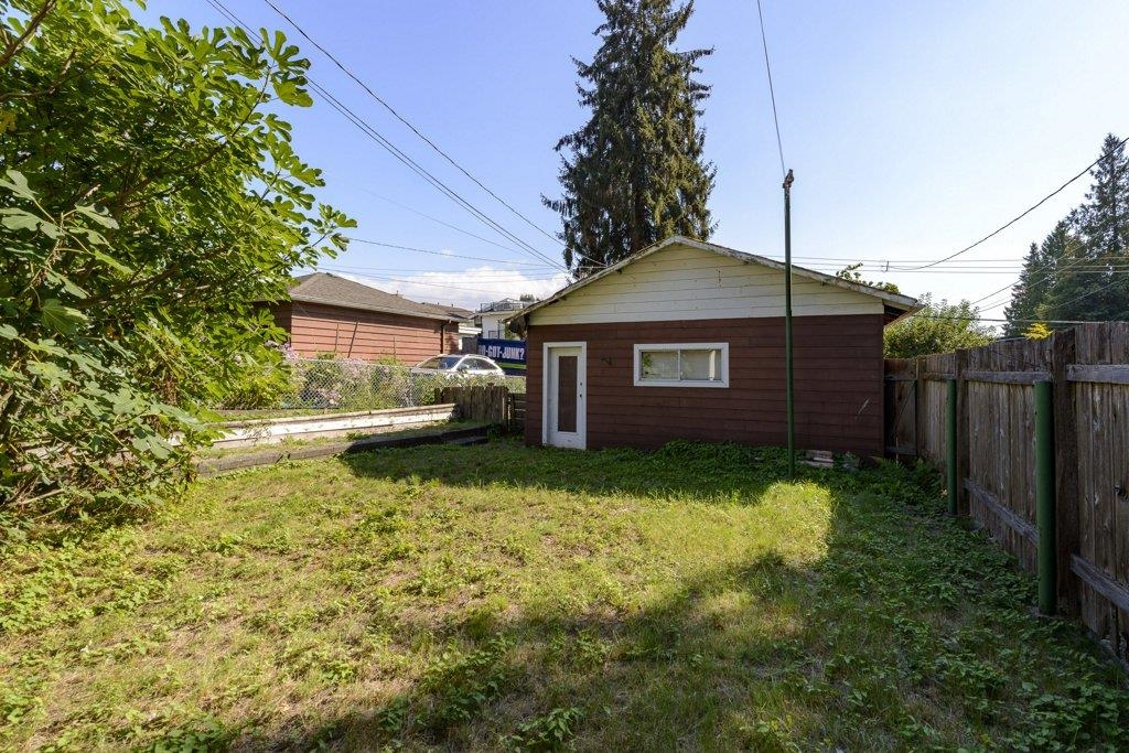 Listing image of 535 W 15TH STREET