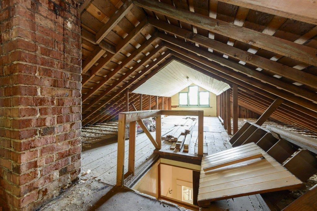 Listing image of 535 W 15TH STREET