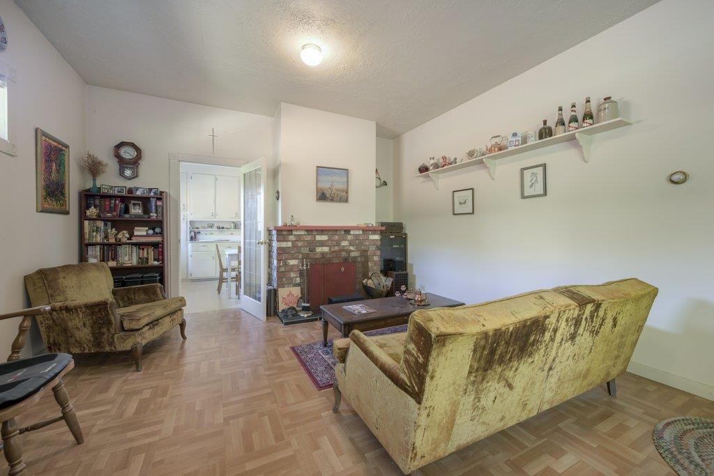 Listing image of 535 W 15TH STREET