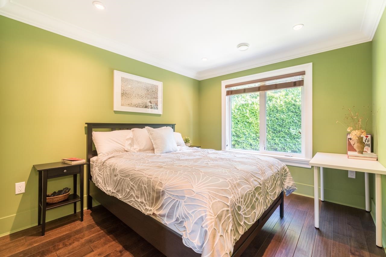 Listing image of 2479 OTTAWA AVENUE