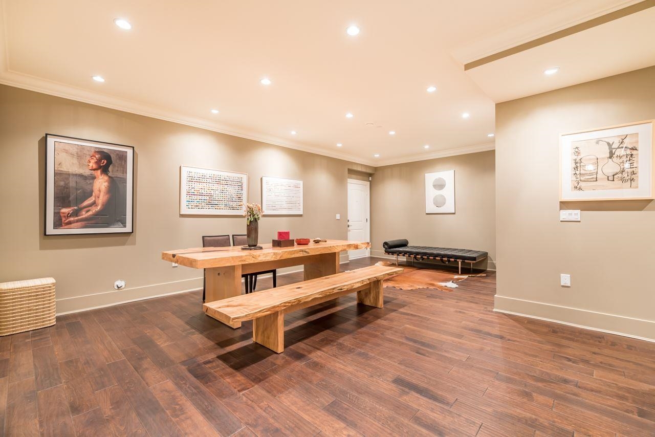 Listing image of 2479 OTTAWA AVENUE