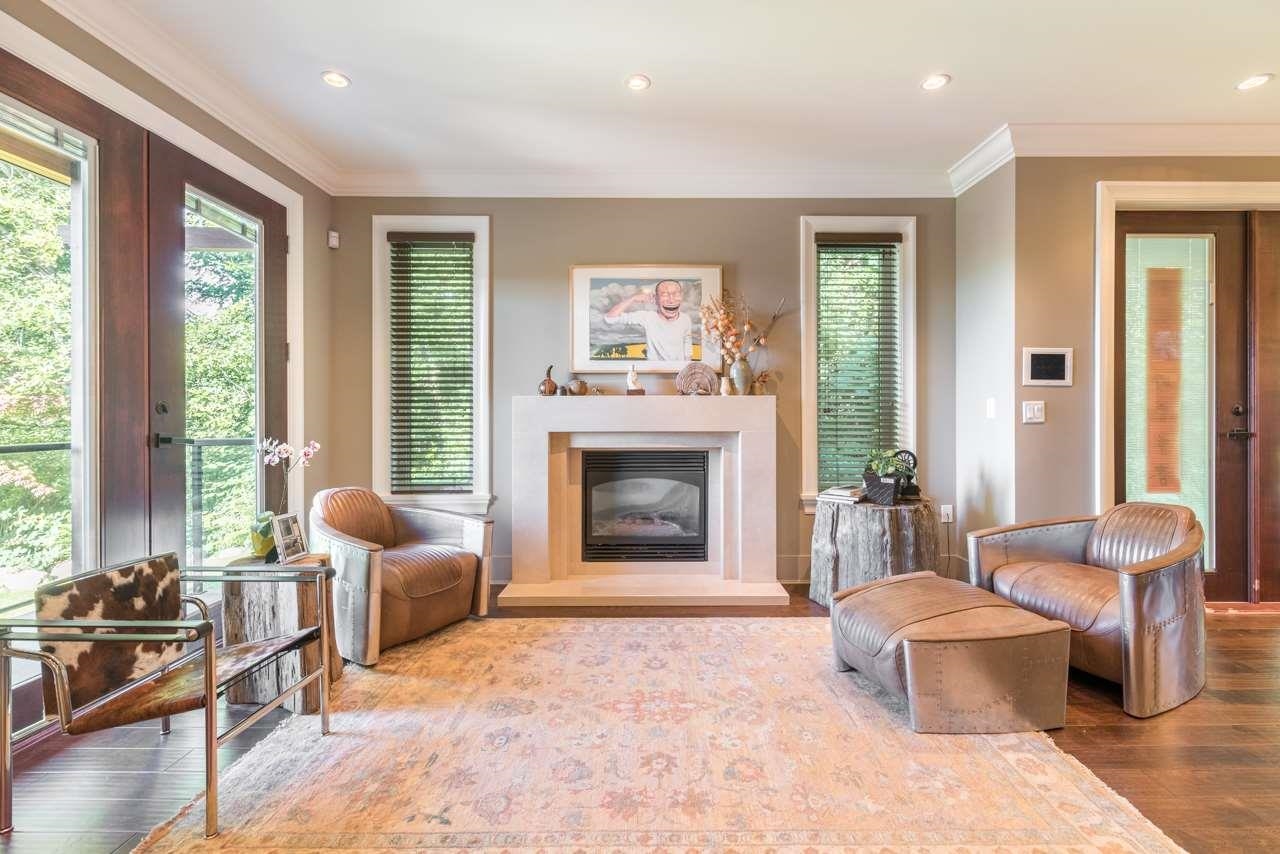 Listing image of 2479 OTTAWA AVENUE