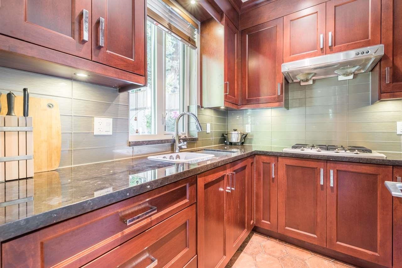 Listing image of 2479 OTTAWA AVENUE