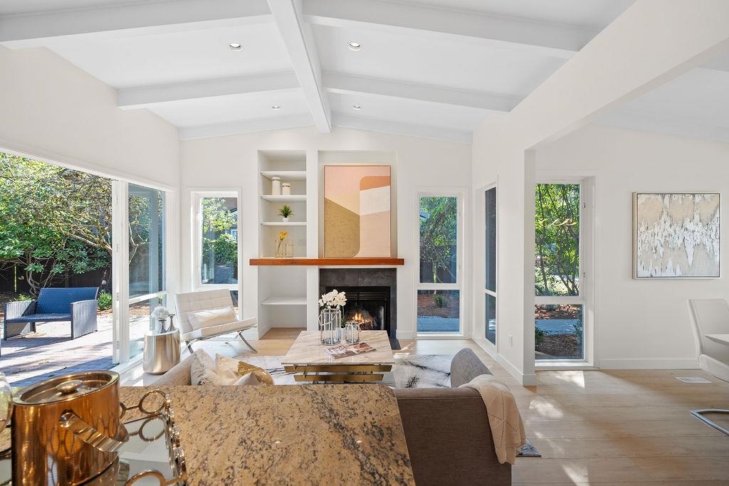 Listing image of 4692 GLENWOOD AVENUE