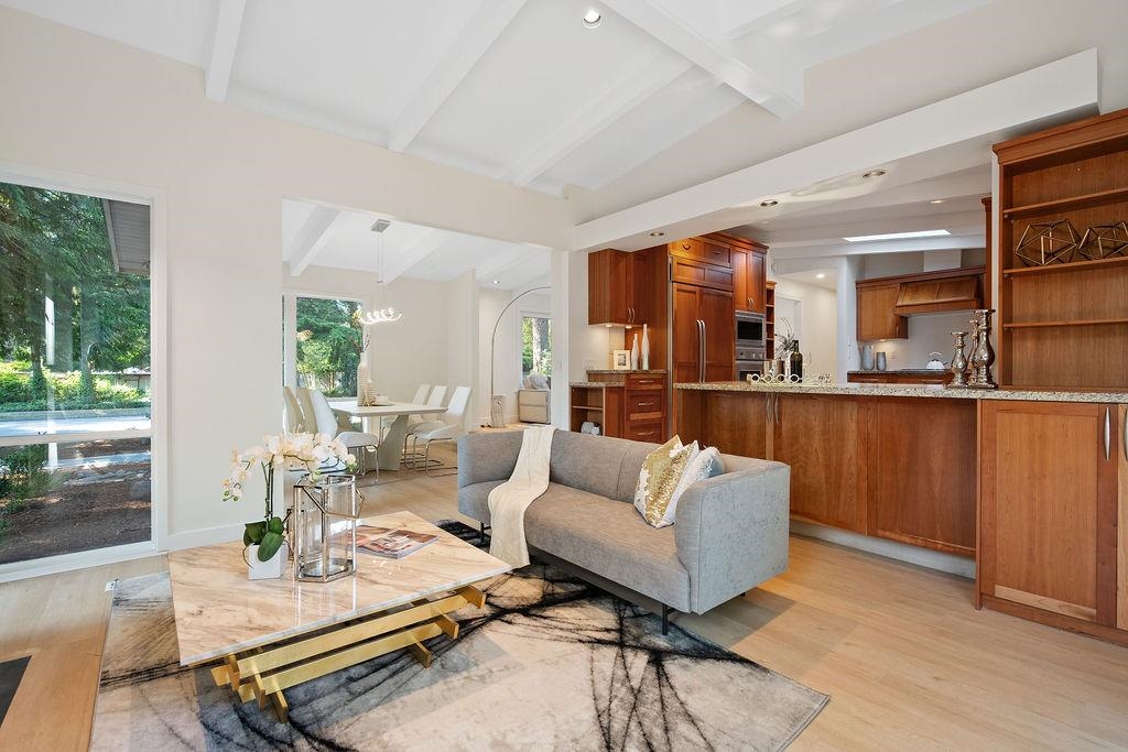 Listing image of 4692 GLENWOOD AVENUE