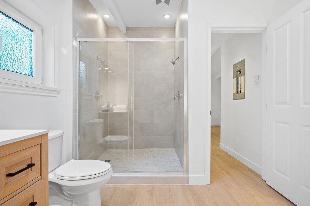 Listing image of 4692 GLENWOOD AVENUE