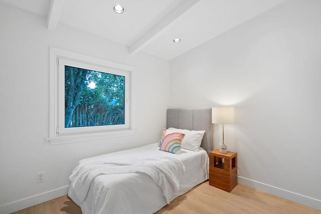 Listing image of 4692 GLENWOOD AVENUE