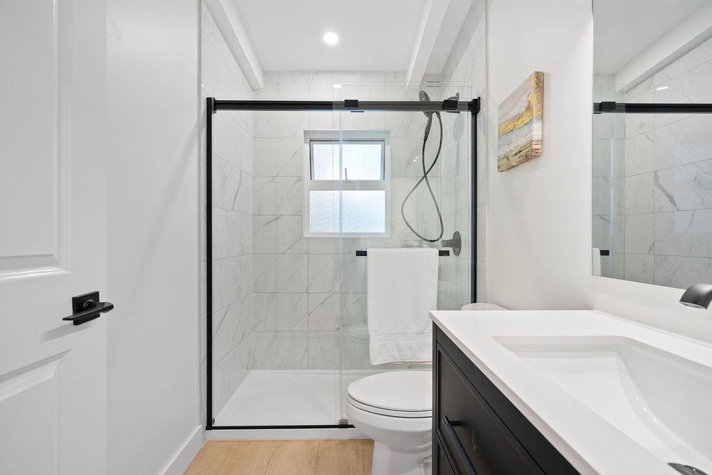 Listing image of 4692 GLENWOOD AVENUE