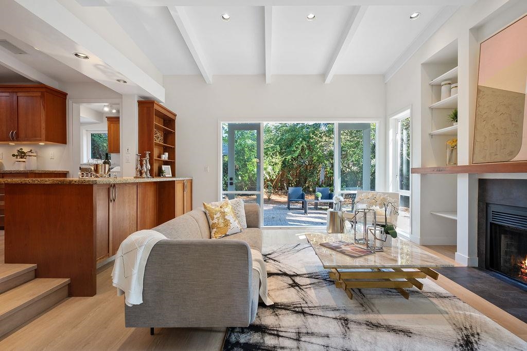 Listing image of 4692 GLENWOOD AVENUE