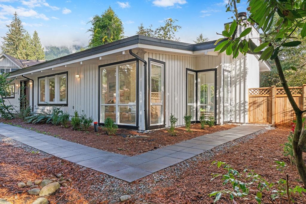 Listing image of 4692 GLENWOOD AVENUE