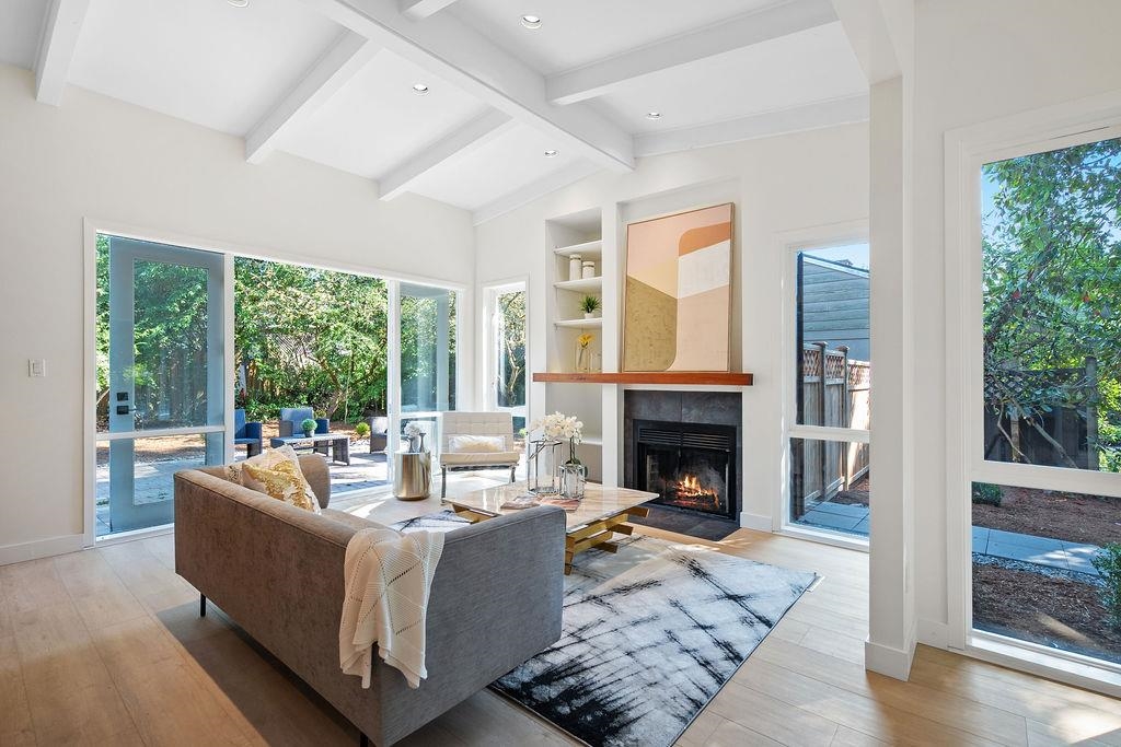 Listing image of 4692 GLENWOOD AVENUE