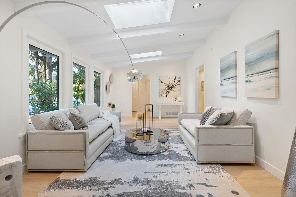 Listing image of 4692 GLENWOOD AVENUE