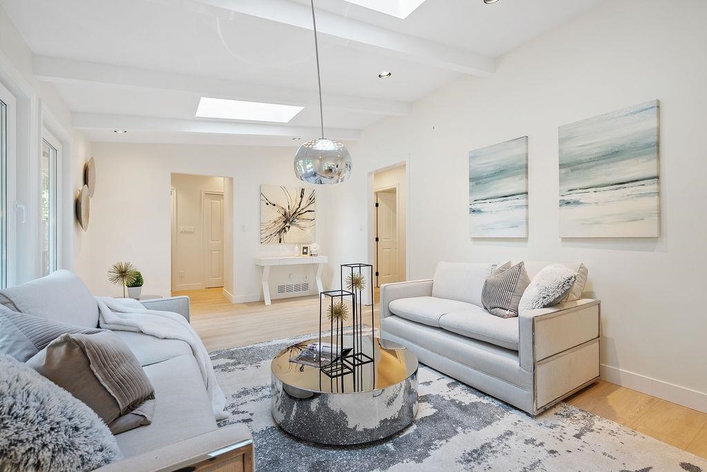 Listing image of 4692 GLENWOOD AVENUE