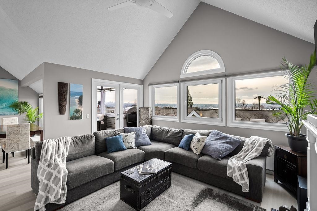Listing image of 202 223 E KEITH ROAD