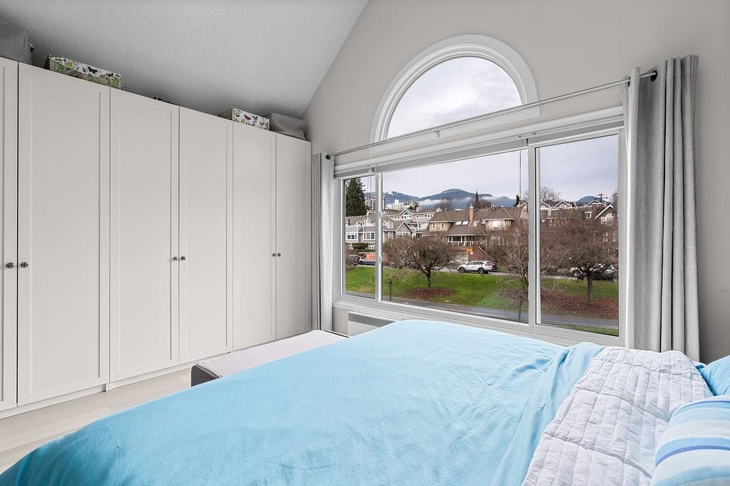 Listing image of 202 223 E KEITH ROAD