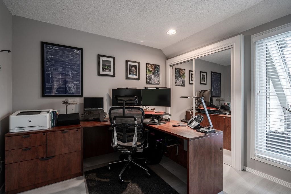Listing image of 202 223 E KEITH ROAD