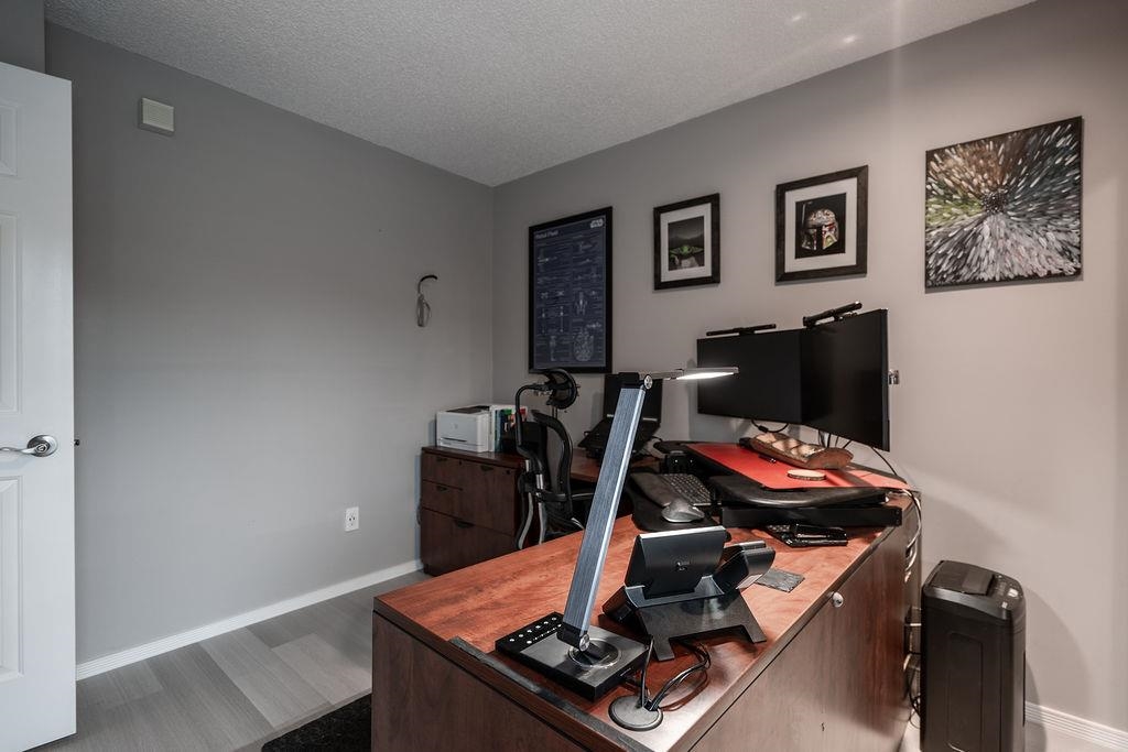 Listing image of 202 223 E KEITH ROAD