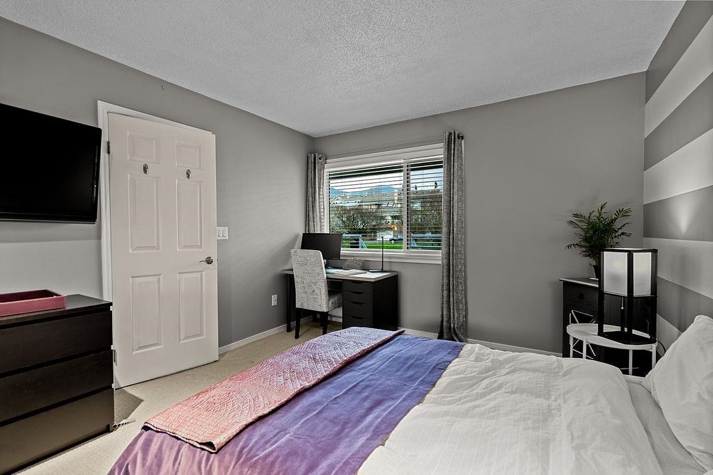 Listing image of 202 223 E KEITH ROAD