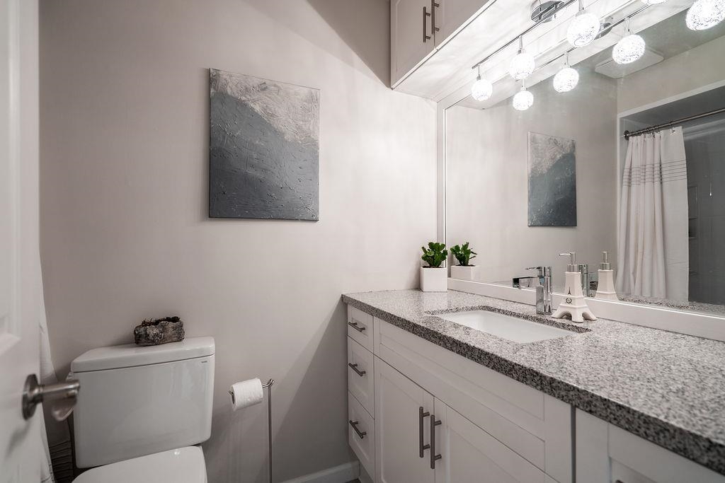 Listing image of 202 223 E KEITH ROAD