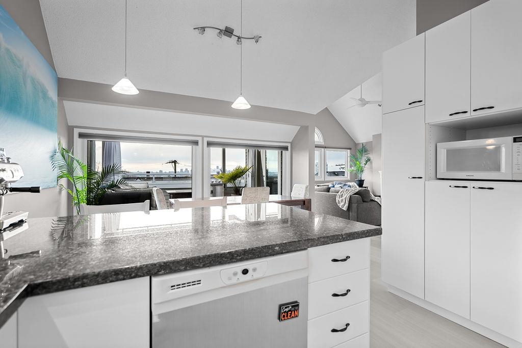 Listing image of 202 223 E KEITH ROAD