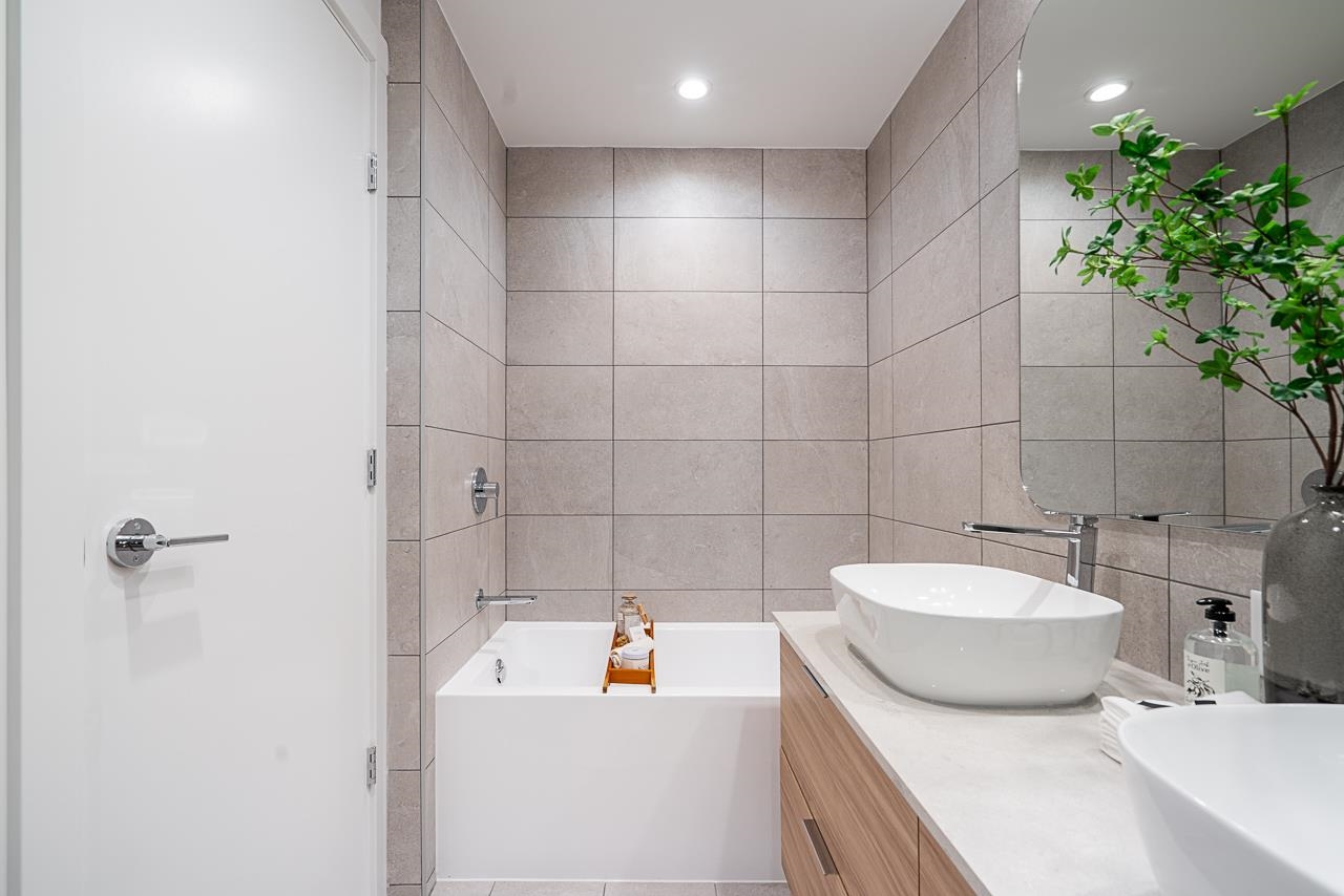 Listing image of 803 2375 EMERY COURT