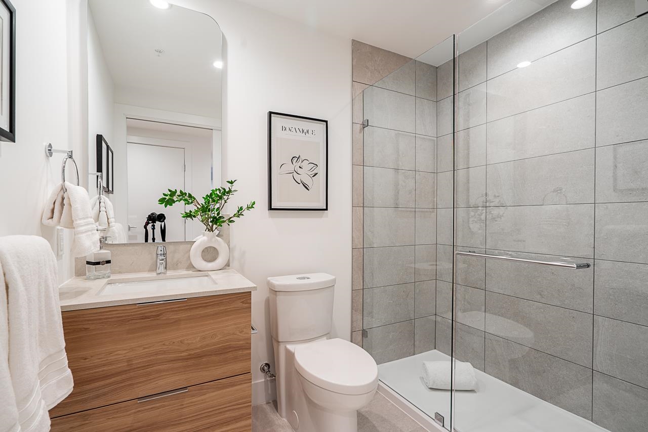 Listing image of 803 2375 EMERY COURT