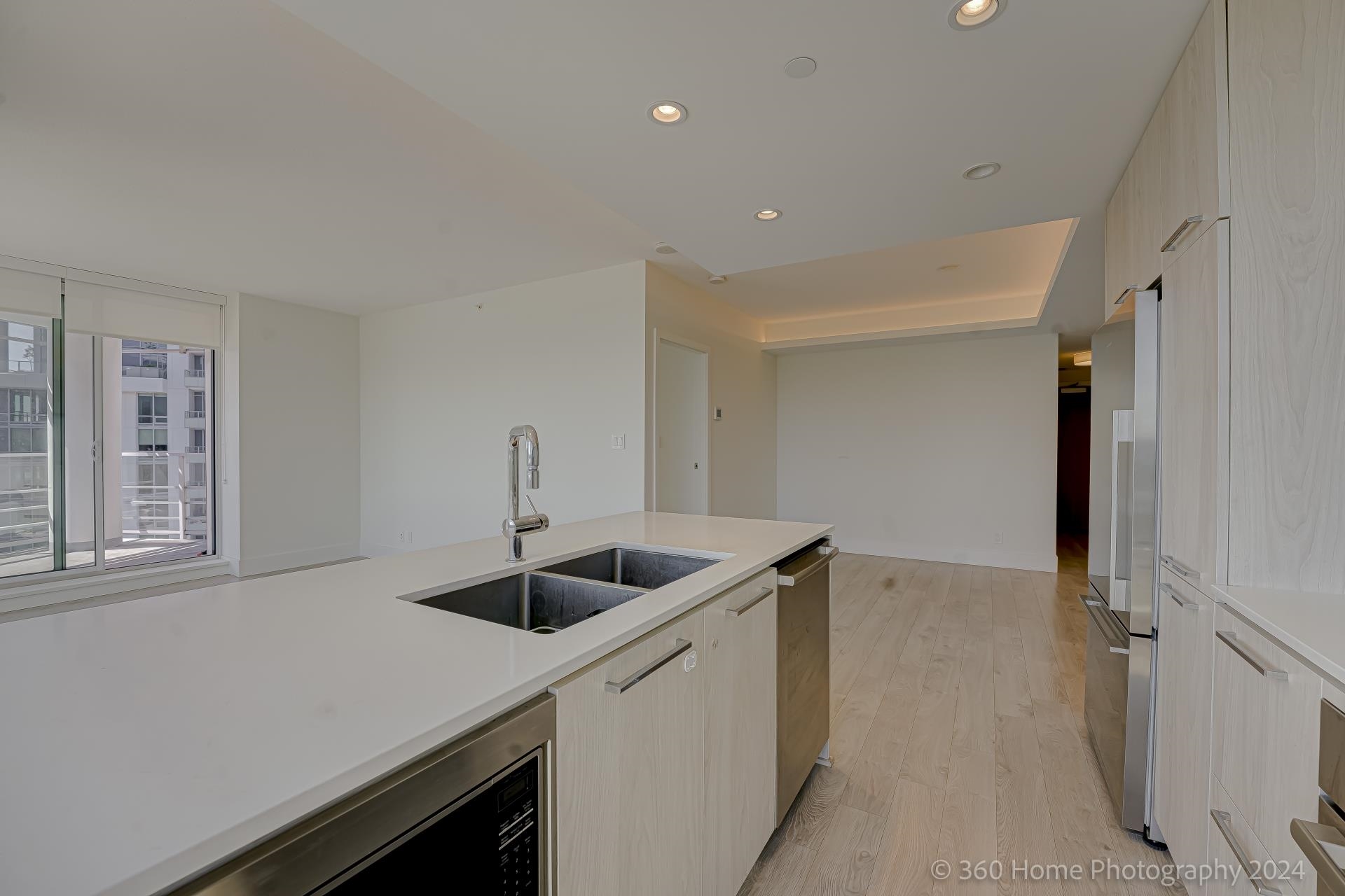 Listing image of 2303 680 SEYLYNN CRESCENT