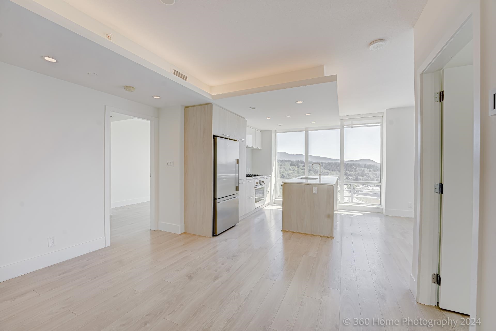Listing image of 2303 680 SEYLYNN CRESCENT