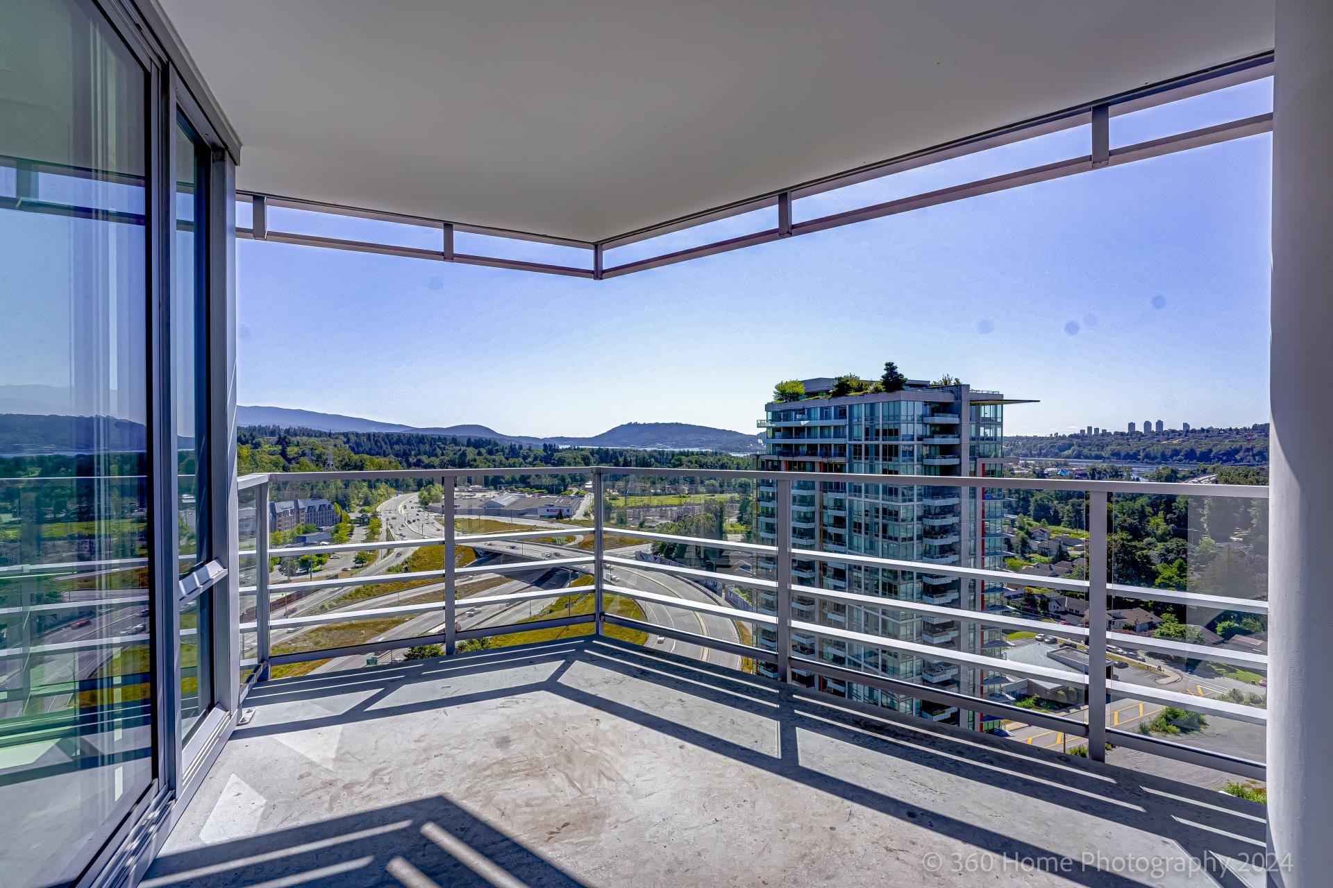 Listing image of 2303 680 SEYLYNN CRESCENT