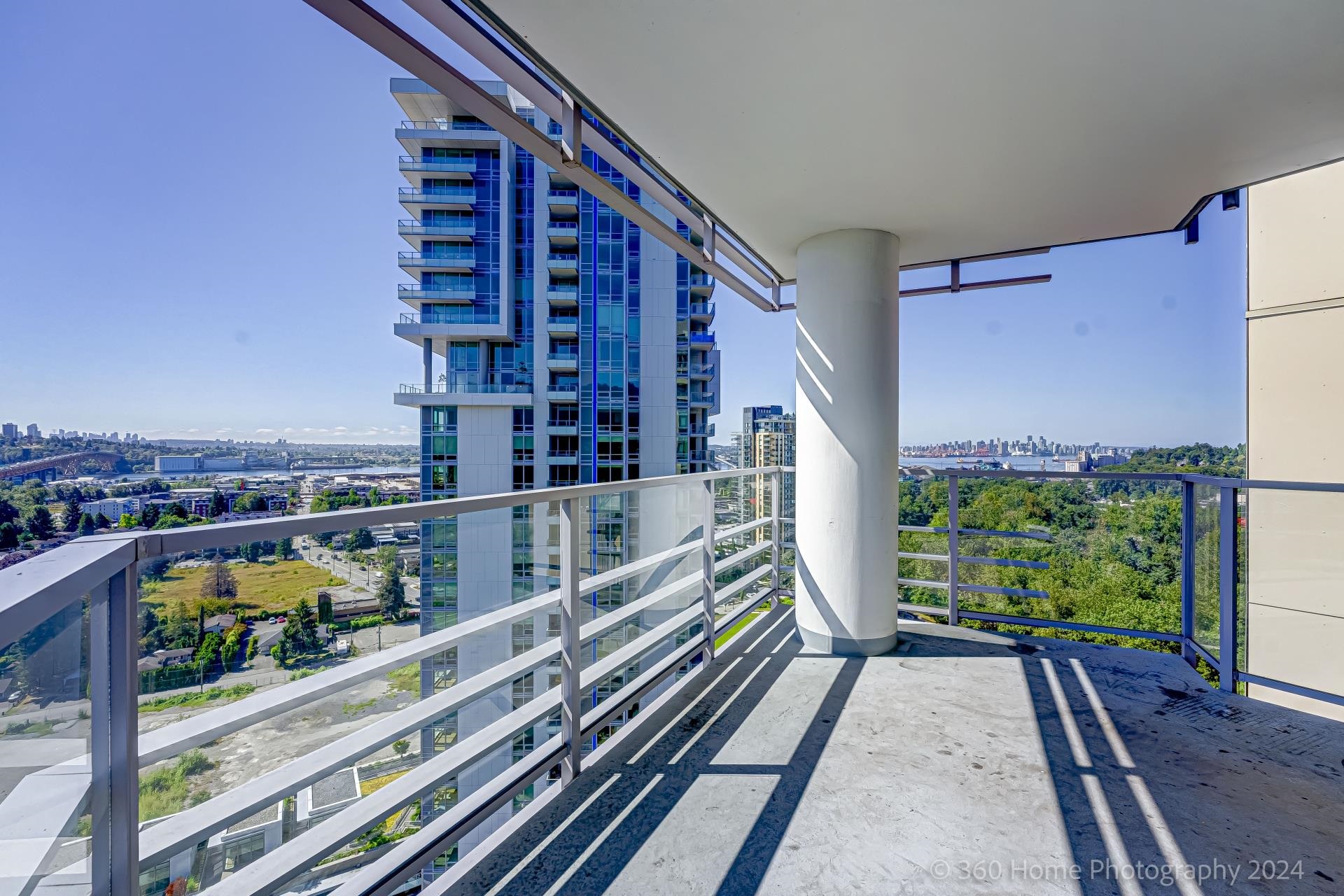 Listing image of 2303 680 SEYLYNN CRESCENT