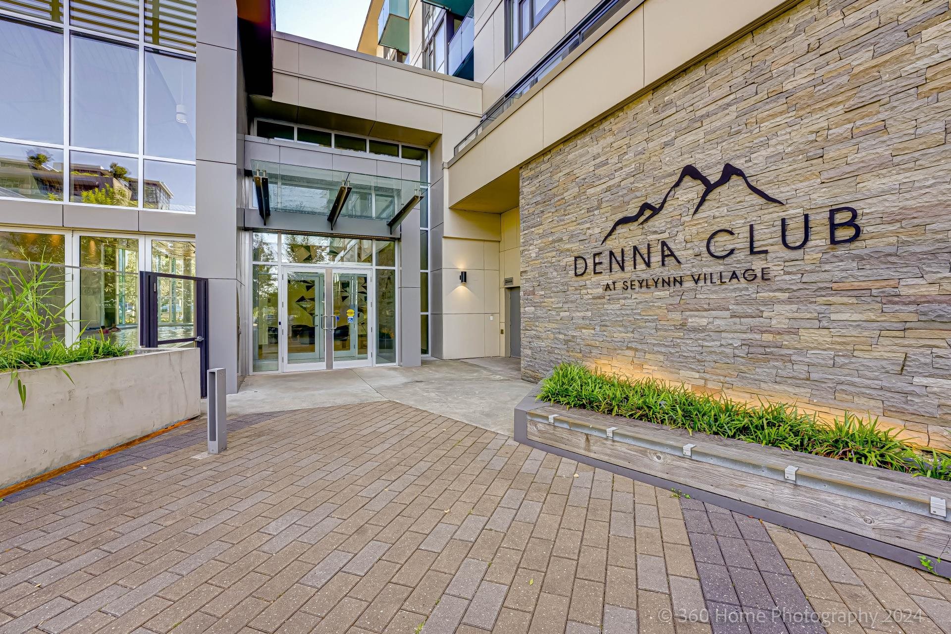 Listing image of 2303 680 SEYLYNN CRESCENT