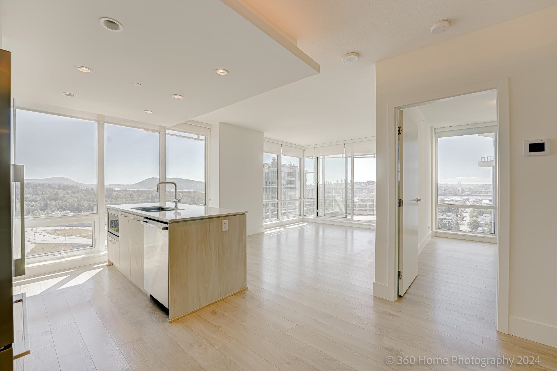 Listing image of 2303 680 SEYLYNN CRESCENT