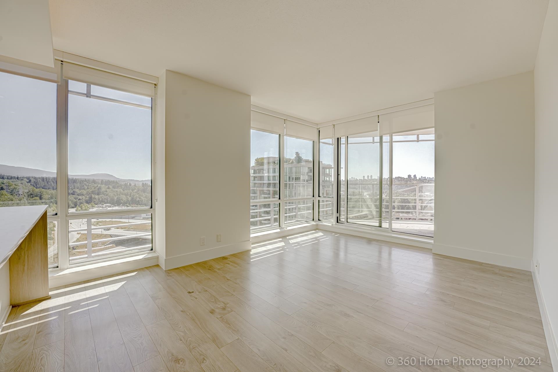 Listing image of 2303 680 SEYLYNN CRESCENT