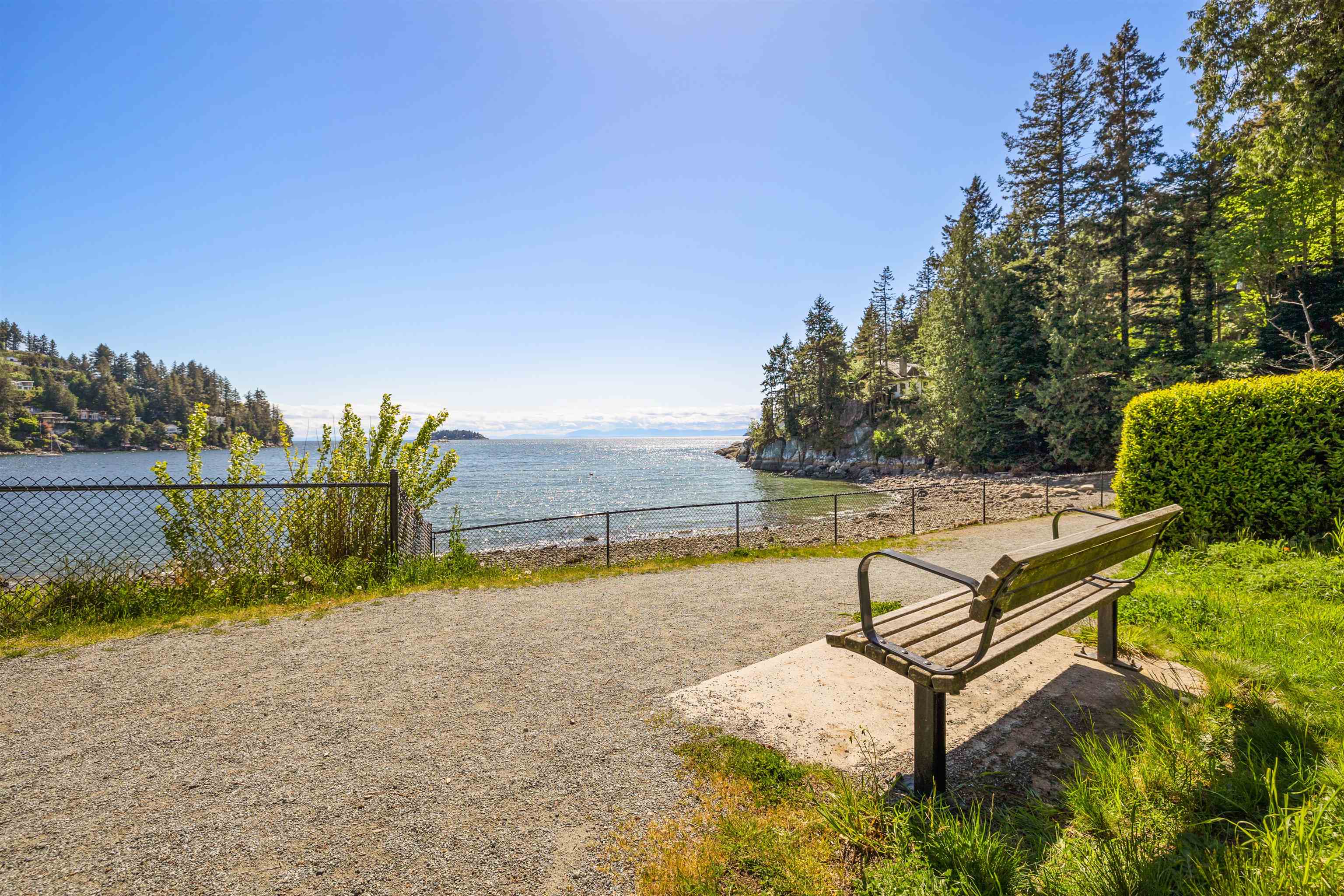 Listing image of 6779 DUFFERIN AVENUE
