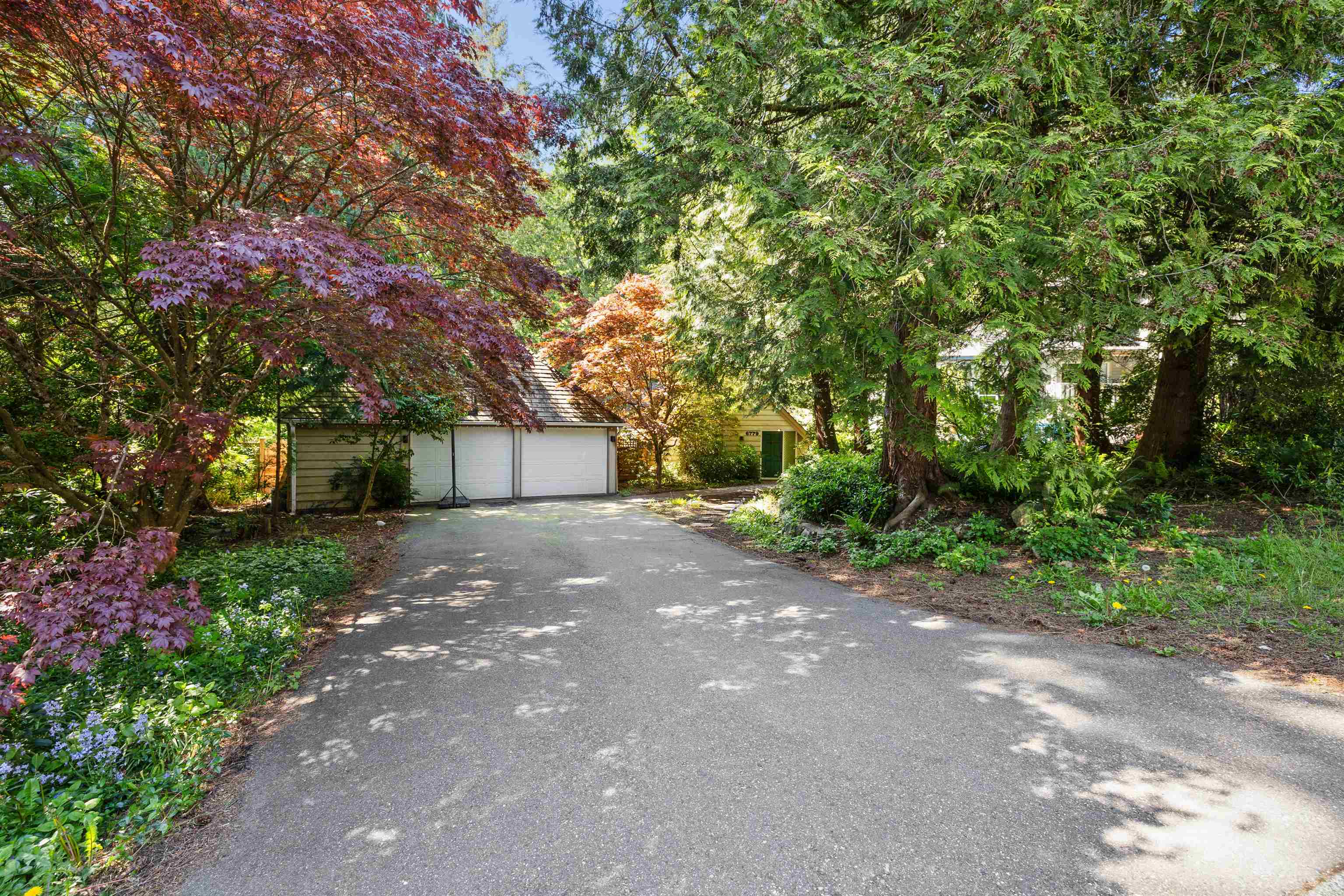 Listing image of 6779 DUFFERIN AVENUE