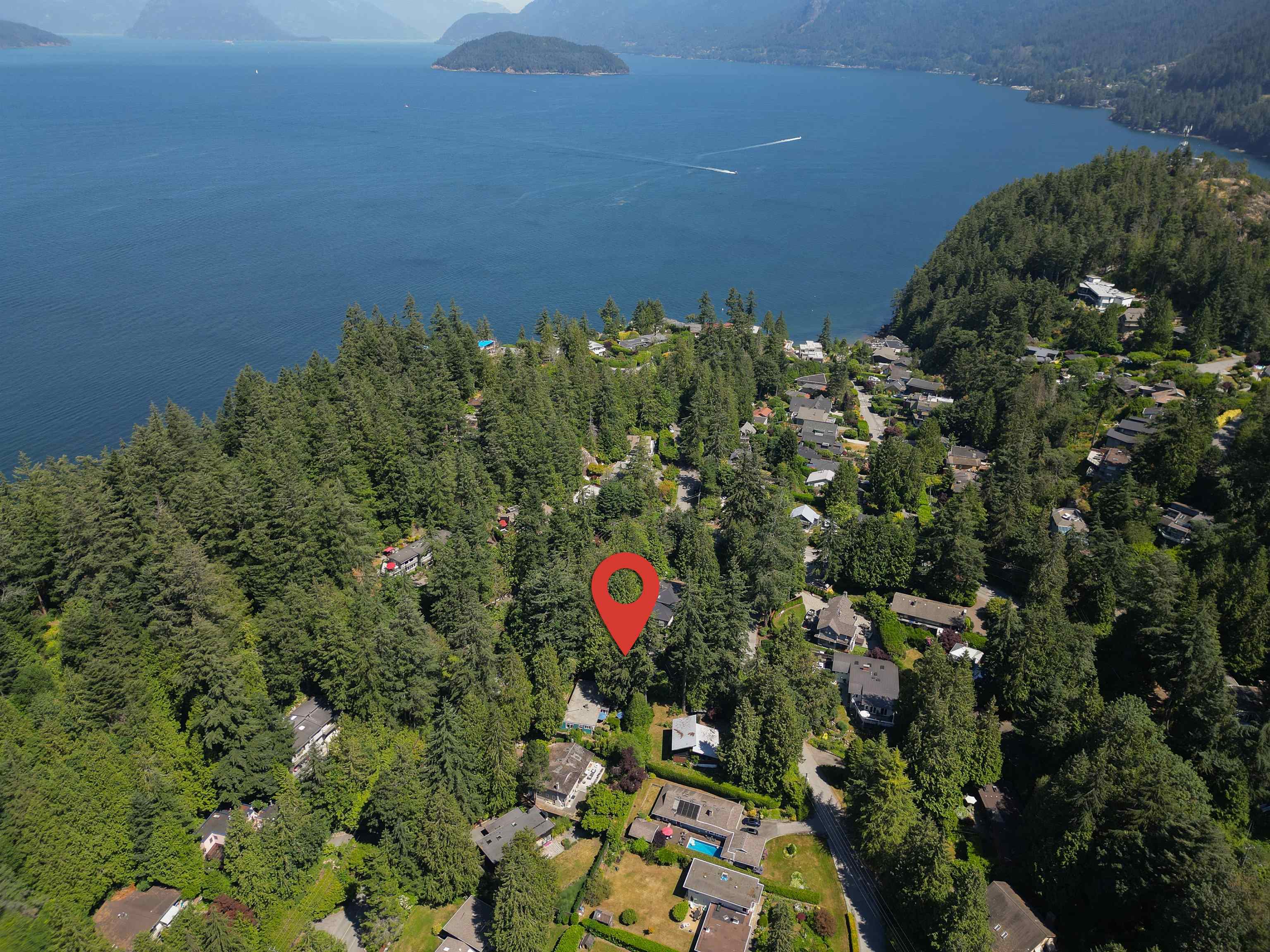 Listing image of 6779 DUFFERIN AVENUE