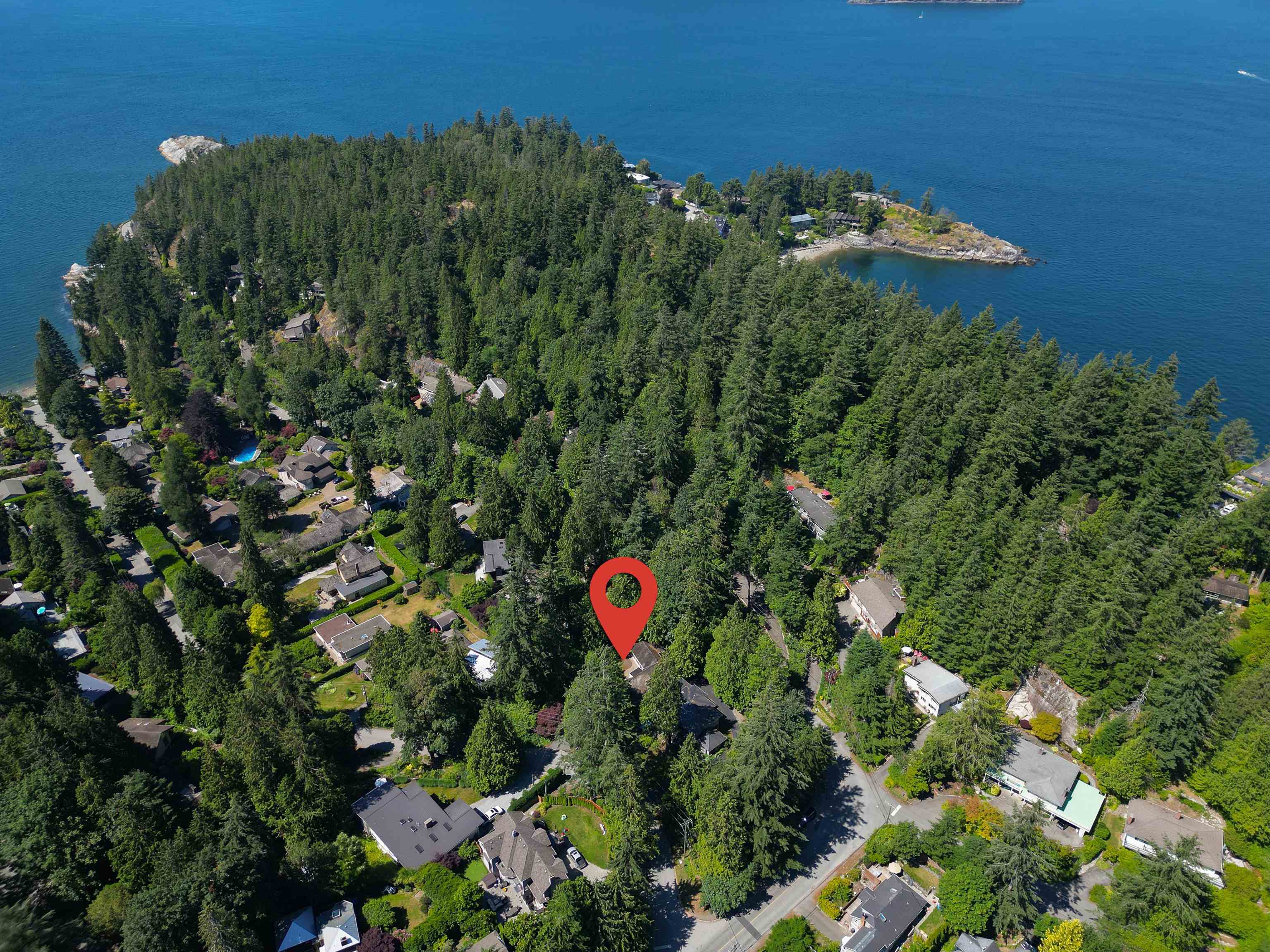 Listing image of 6779 DUFFERIN AVENUE