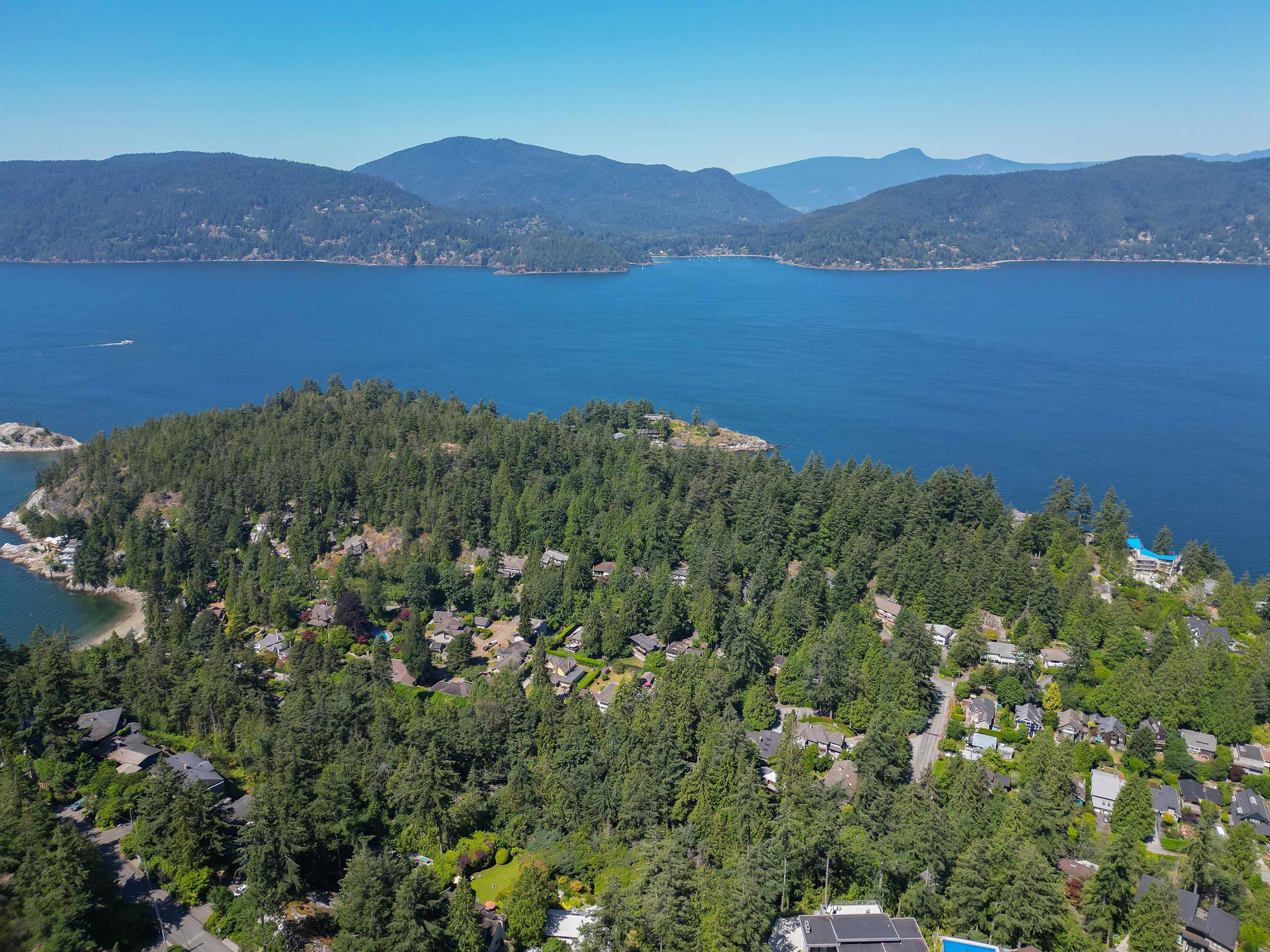 Listing image of 6779 DUFFERIN AVENUE