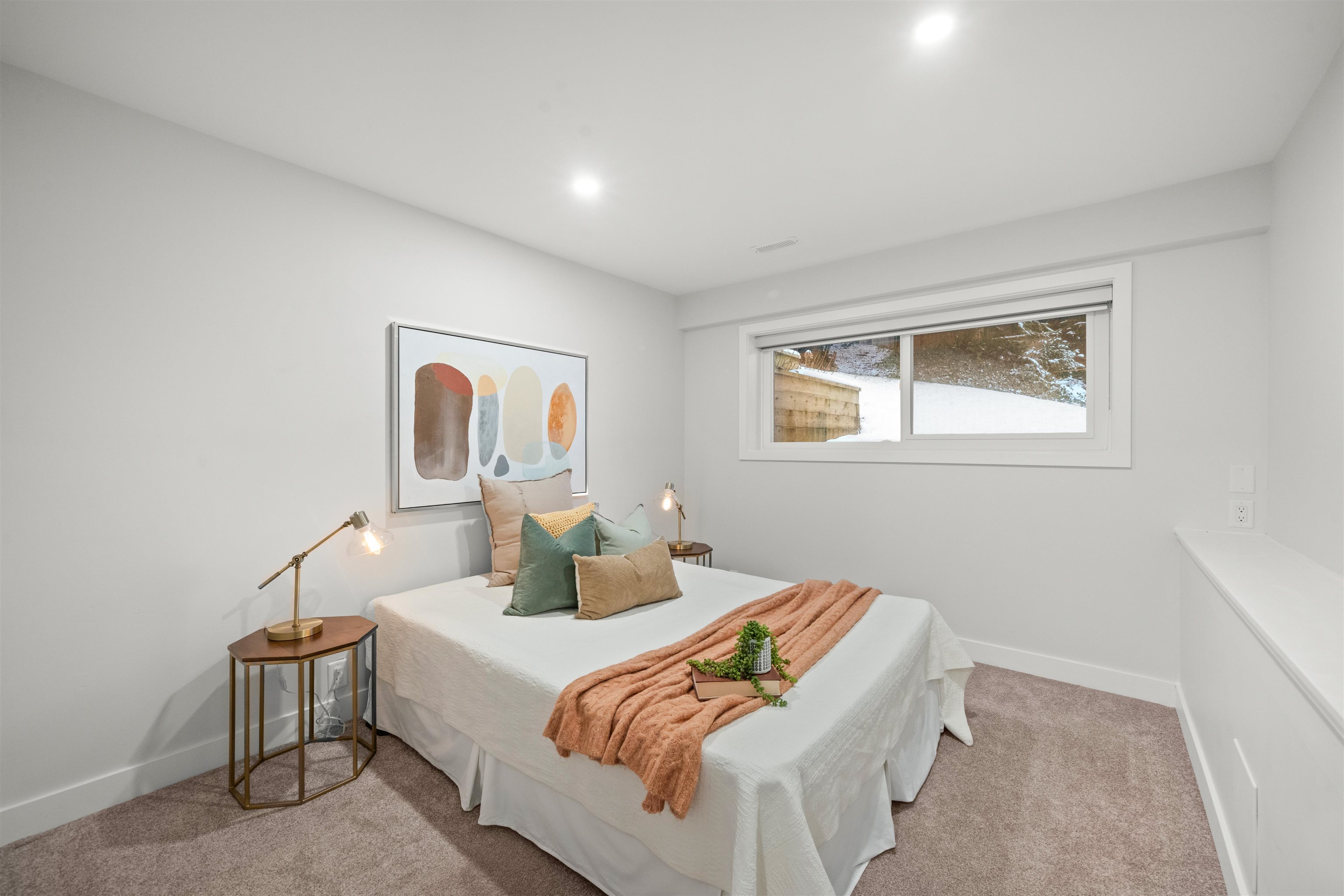 Listing image of 4593 CLIFFMONT ROAD