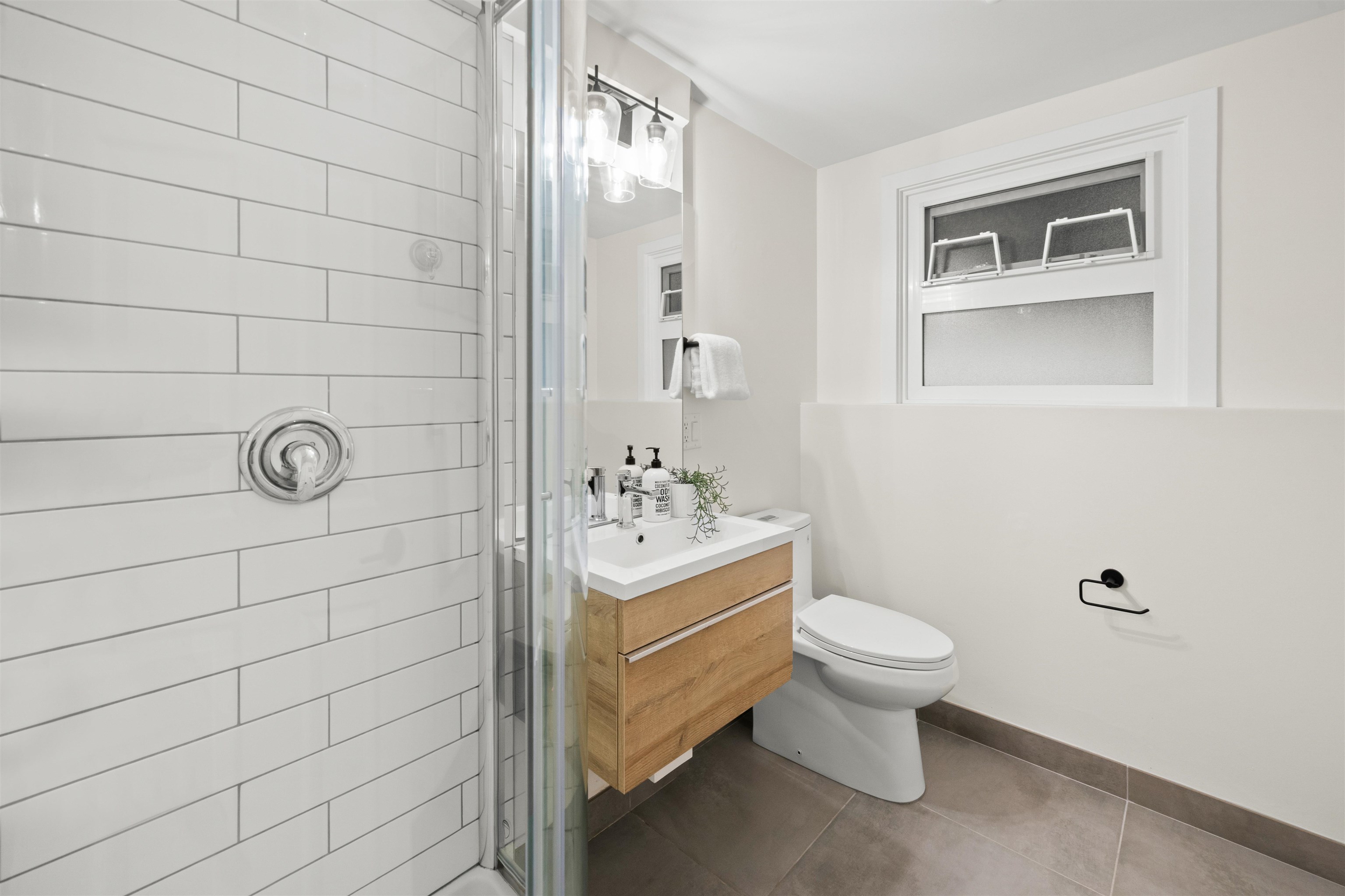 Listing image of 4593 CLIFFMONT ROAD