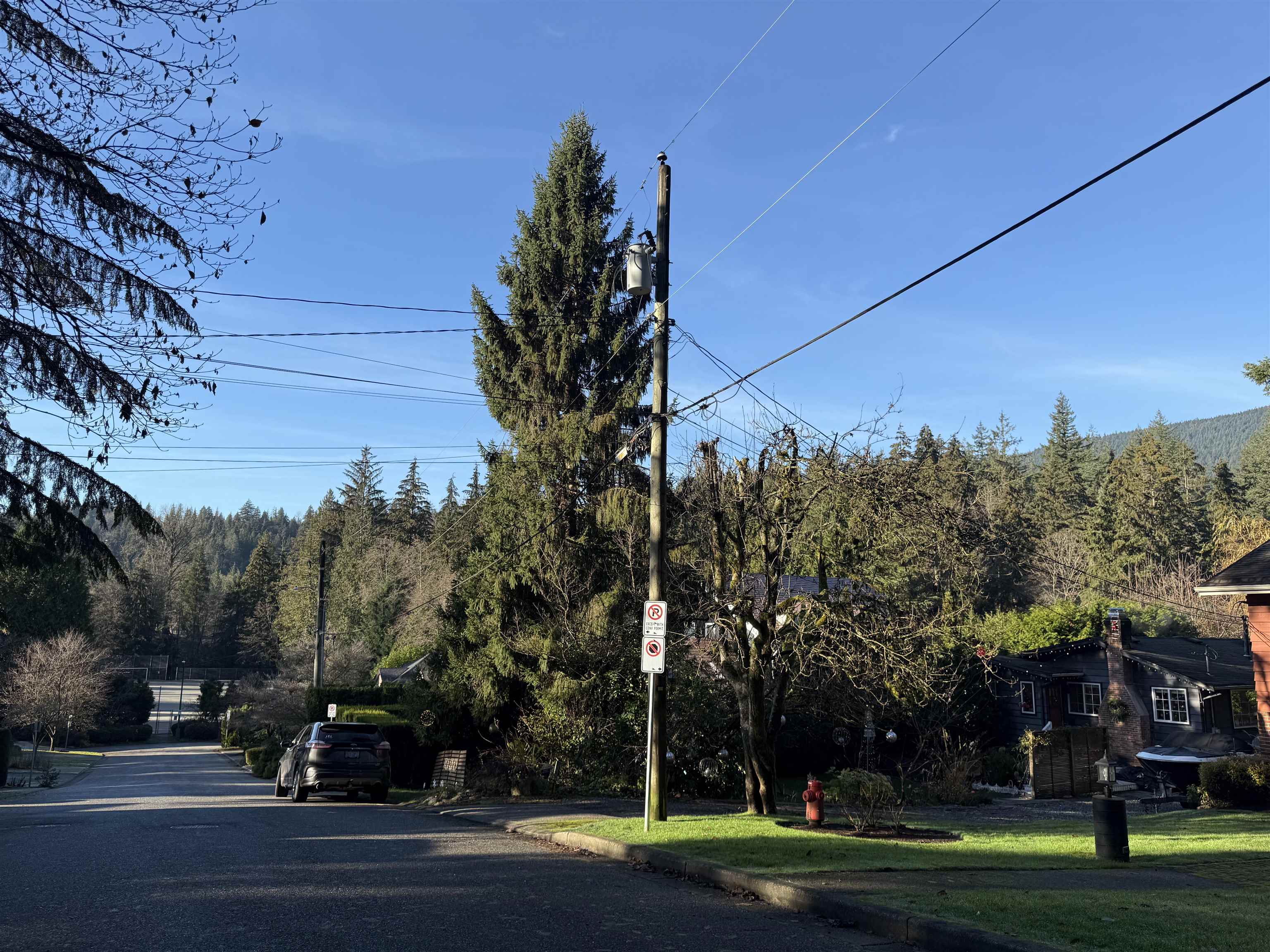 Listing image of 4593 CLIFFMONT ROAD