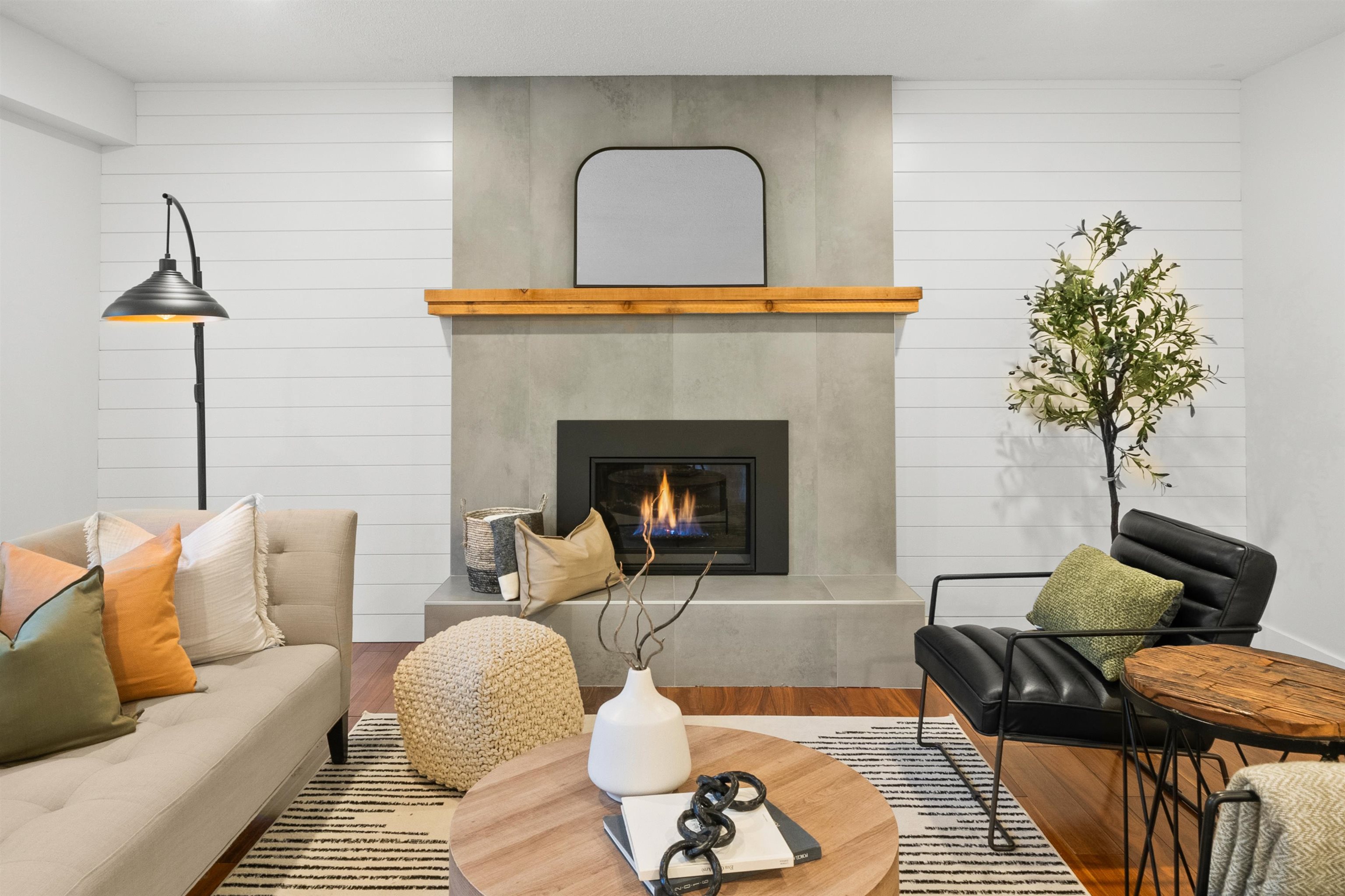 Listing image of 4593 CLIFFMONT ROAD
