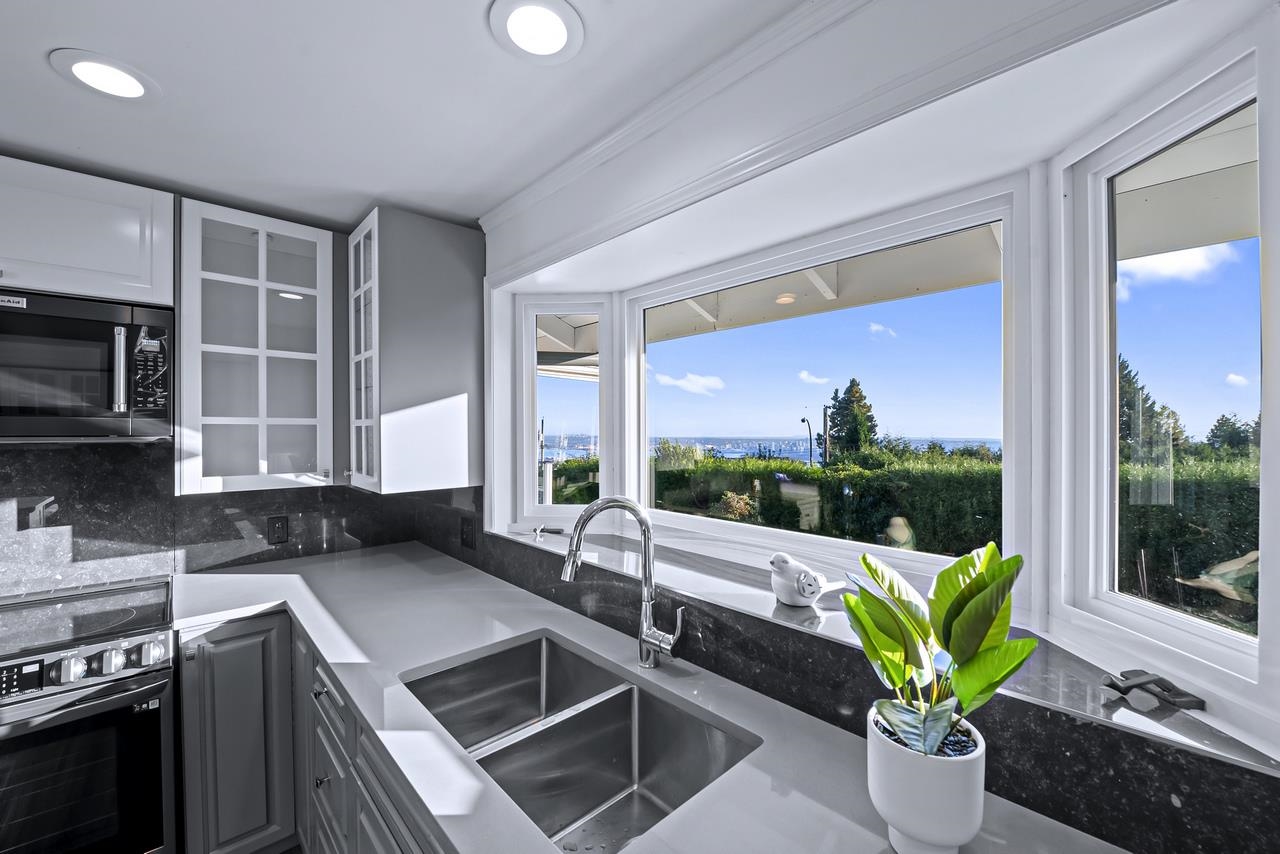 Listing image of 1119 EYREMOUNT DRIVE
