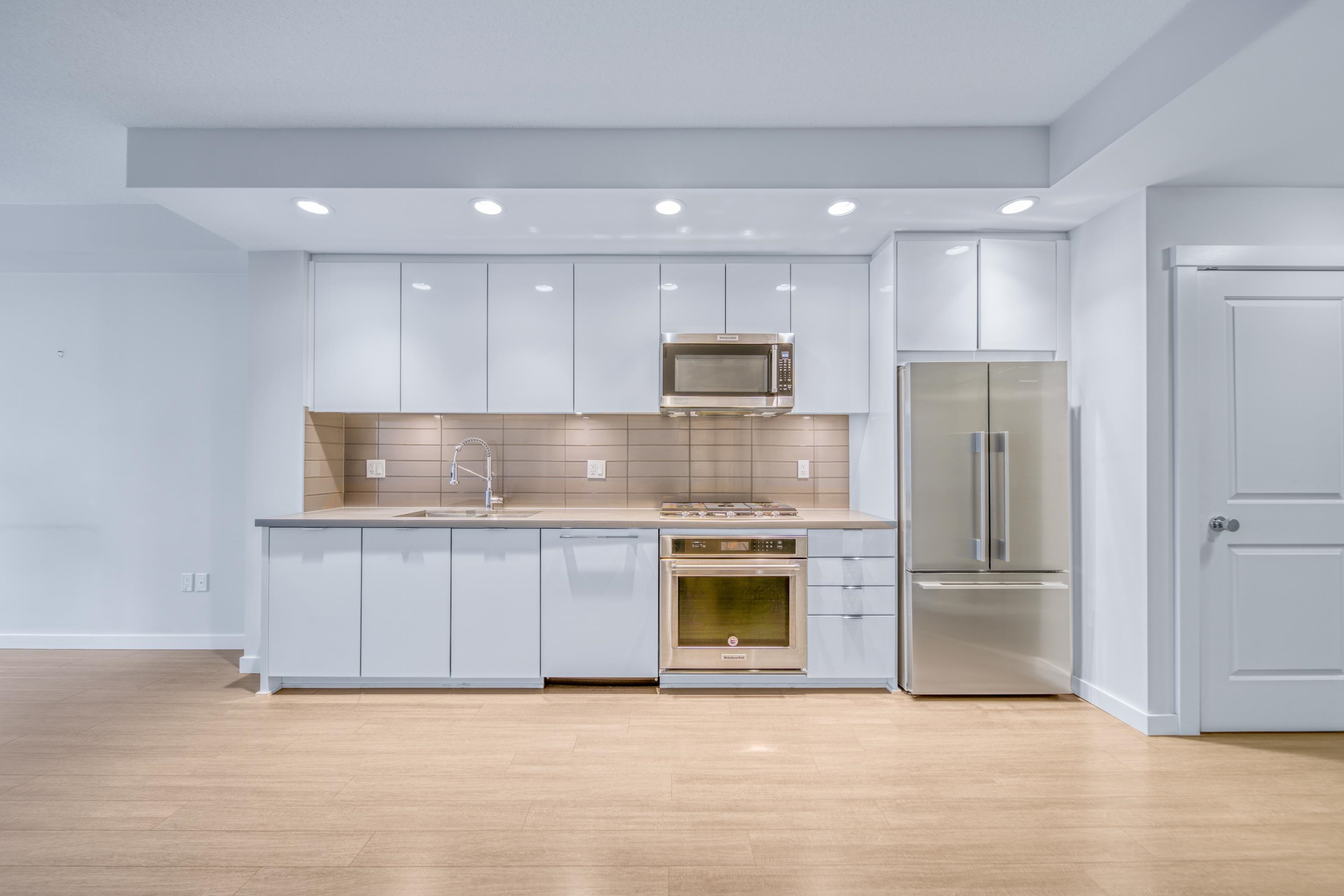 Listing image of 201 277 W 1ST STREET