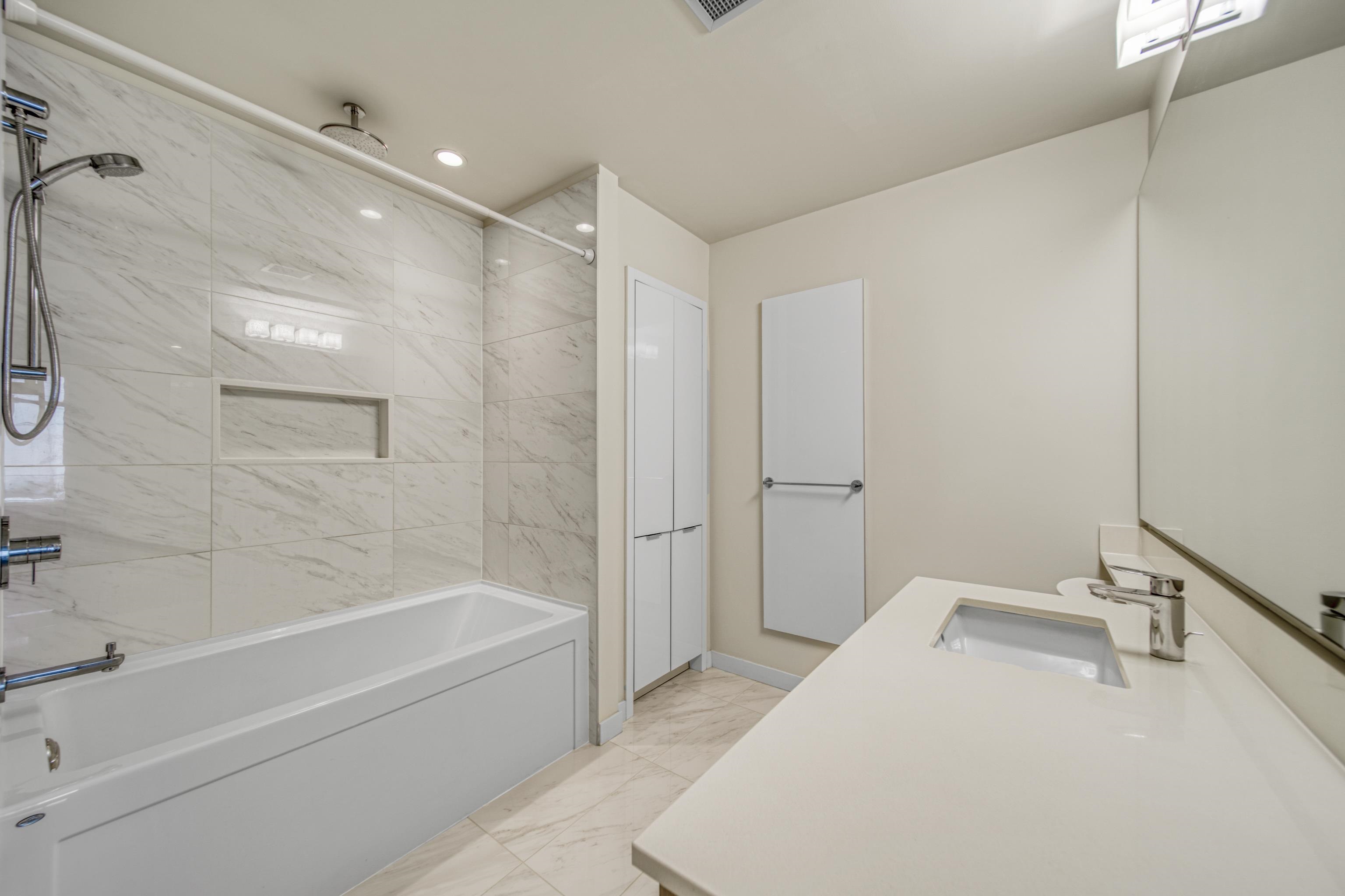 Listing image of 201 277 W 1ST STREET