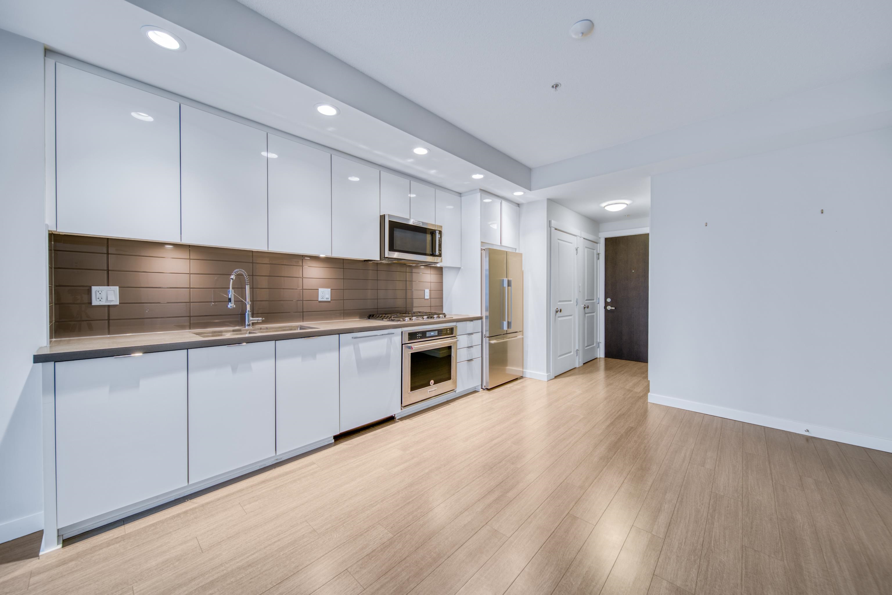 Listing image of 201 277 W 1ST STREET
